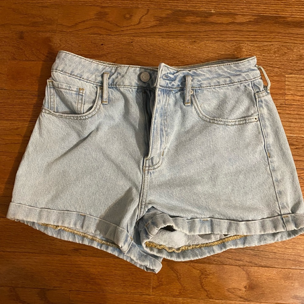 NEVER WORN Pacsun Light Wash Mom Shorts